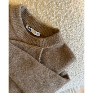 NWOT Zara Tan Pullover Crewneck Sweater size medium